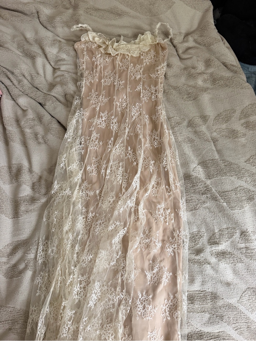 Lace Overlay Maxi Dress in Ivory - Picture 3 of 4